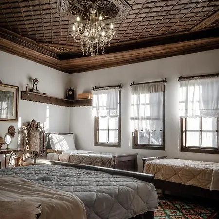 Hani I Xheblatit Guest house 3*