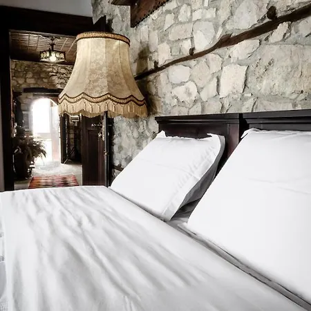 Penzion Hani I Xheblatit Berat