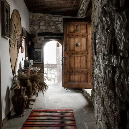 Pensjonat Hani I Xheblatit 4*