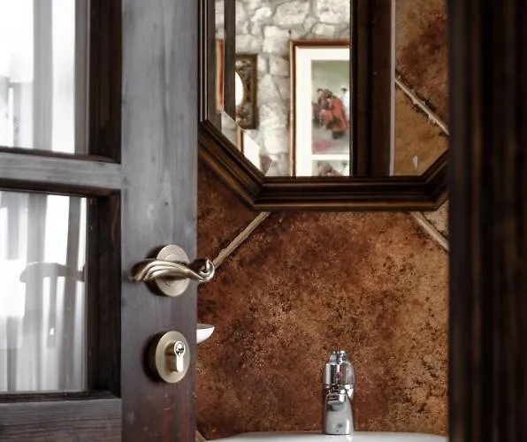 Hani I Xheblatit 招待所 4*